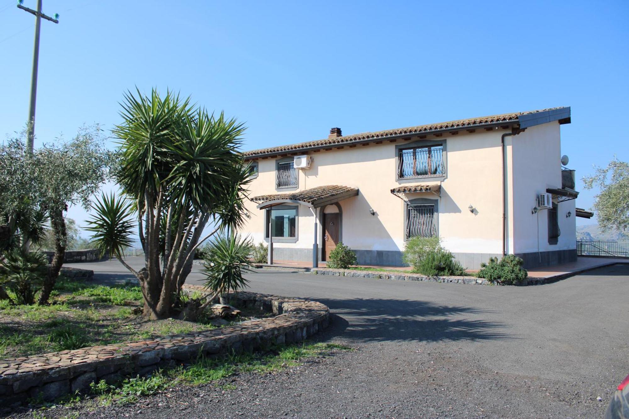 Ranch Simeto Hotel Paterno  Bagian luar foto