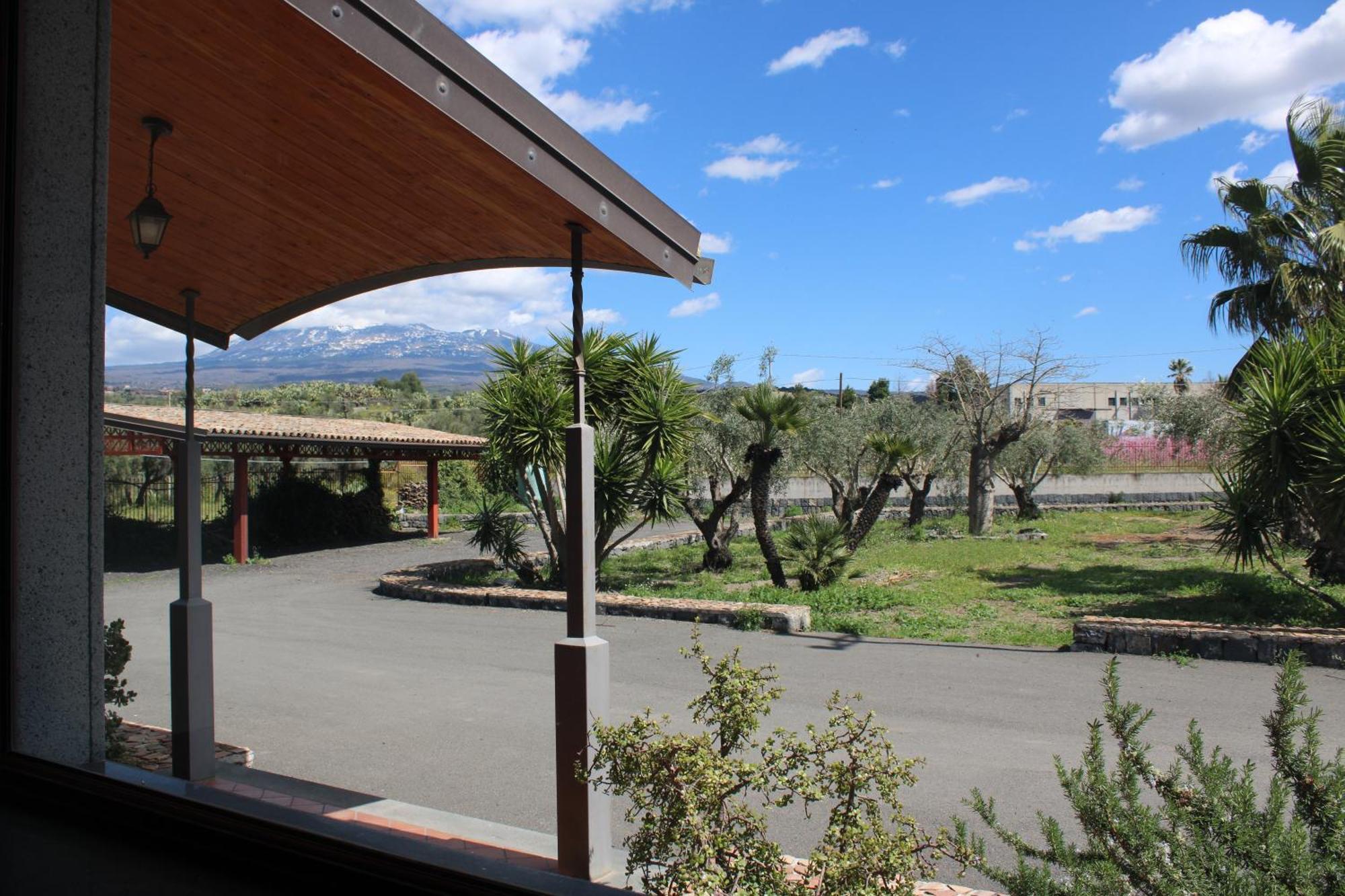 Ranch Simeto Hotel Paterno  Bagian luar foto