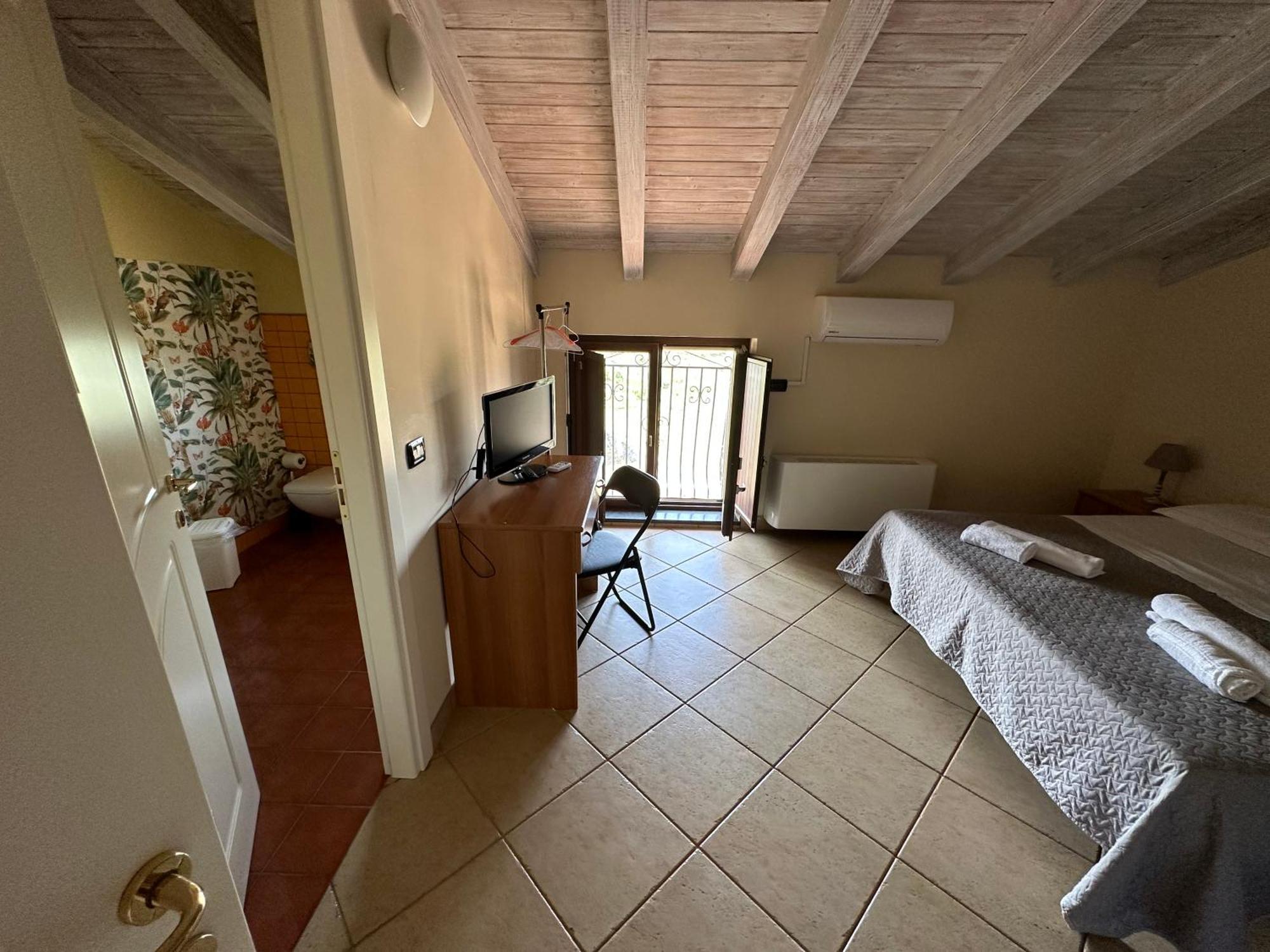 Ranch Simeto Hotel Paterno  Ruang foto