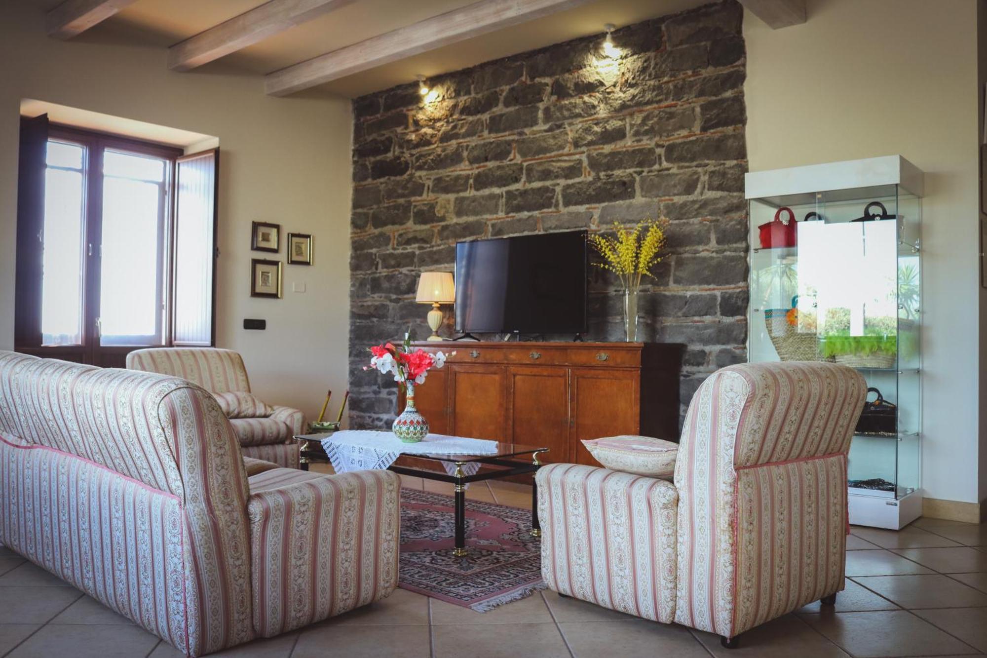 Ranch Simeto Hotel Paterno  Bagian luar foto