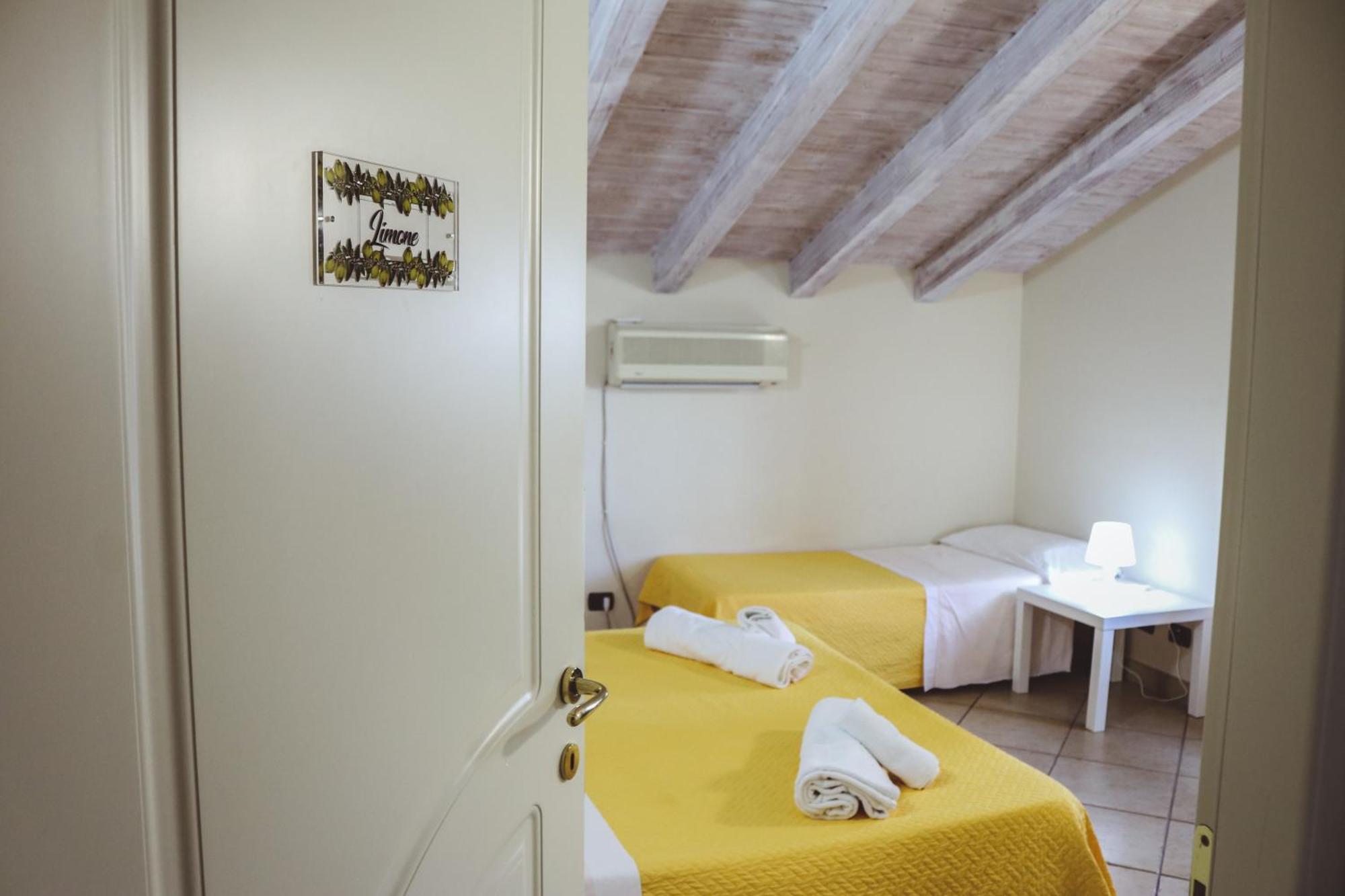 Ranch Simeto Hotel Paterno  Bagian luar foto