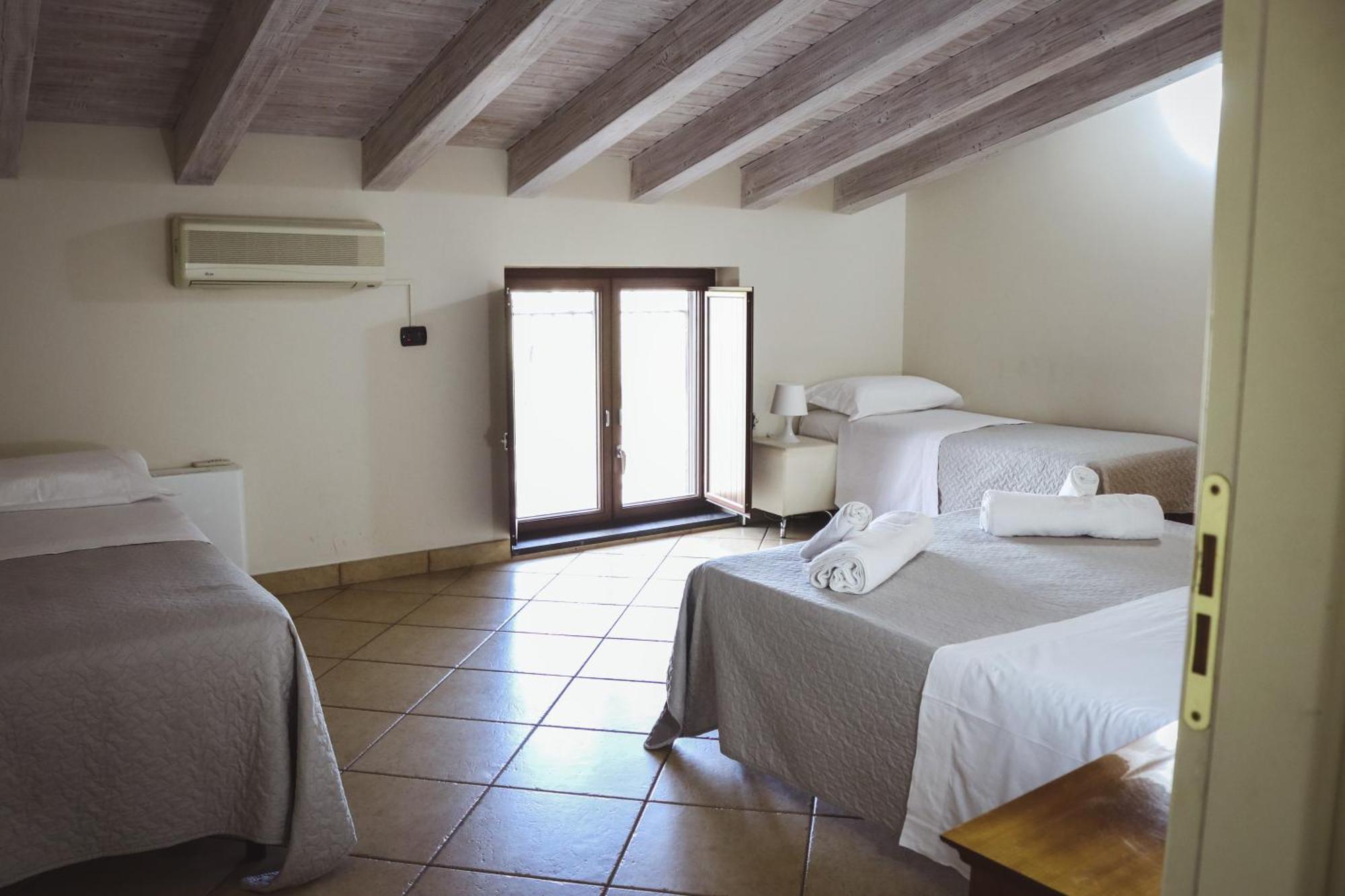 Ranch Simeto Hotel Paterno  Ruang foto