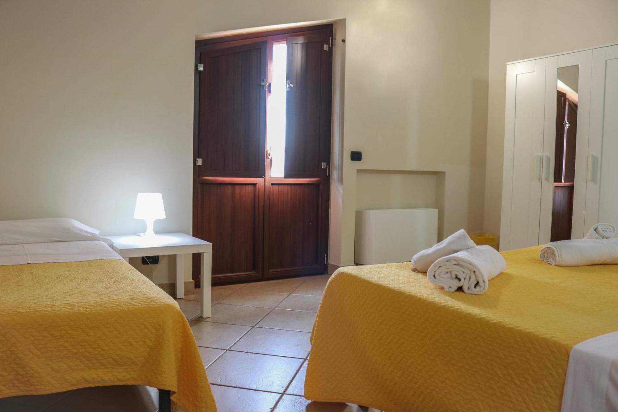 Ranch Simeto Hotel Paterno  Bagian luar foto